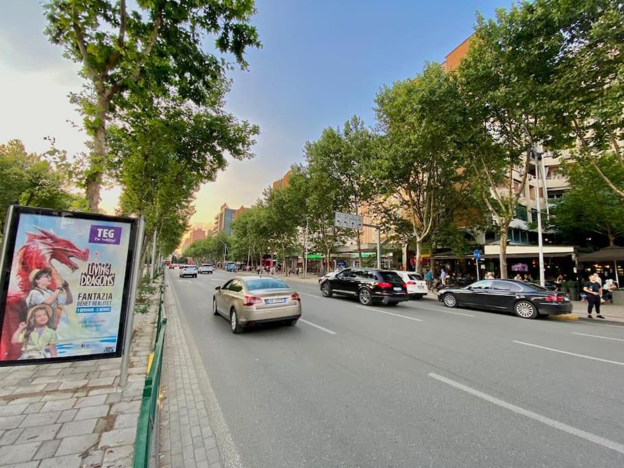 City Centre Big Art'Partment Heart Of The Capital Tiranë Luaran gambar