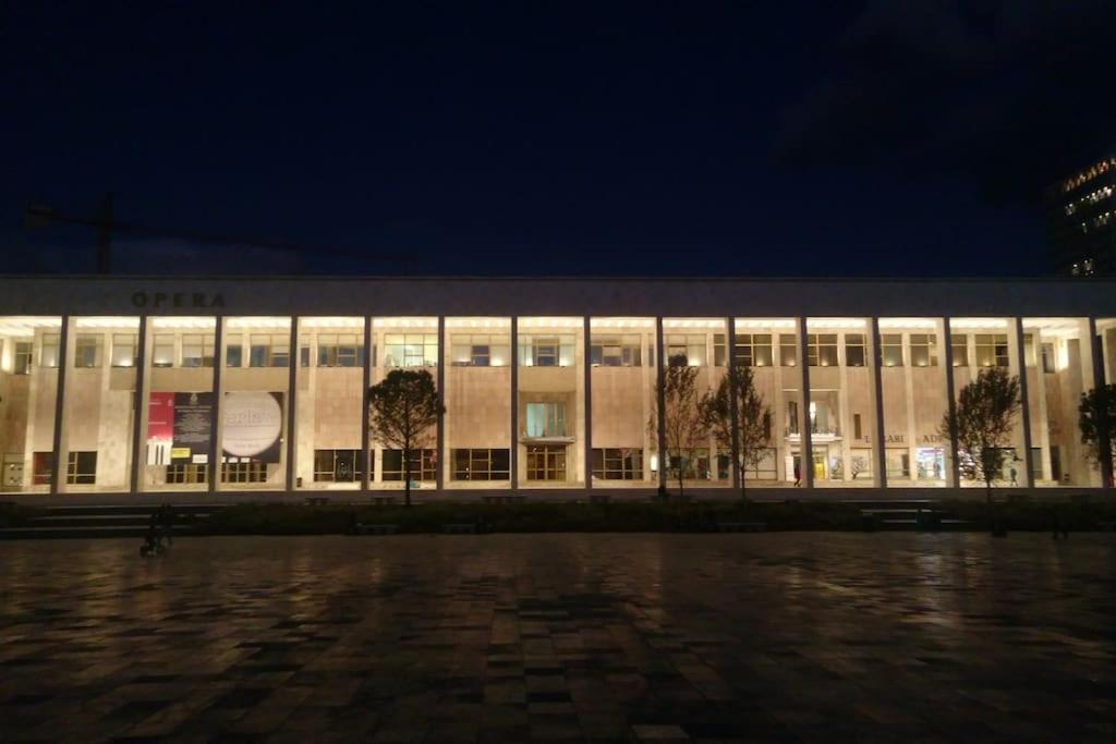 City Centre Big Art'Partment Heart Of The Capital Tiranë Luaran gambar